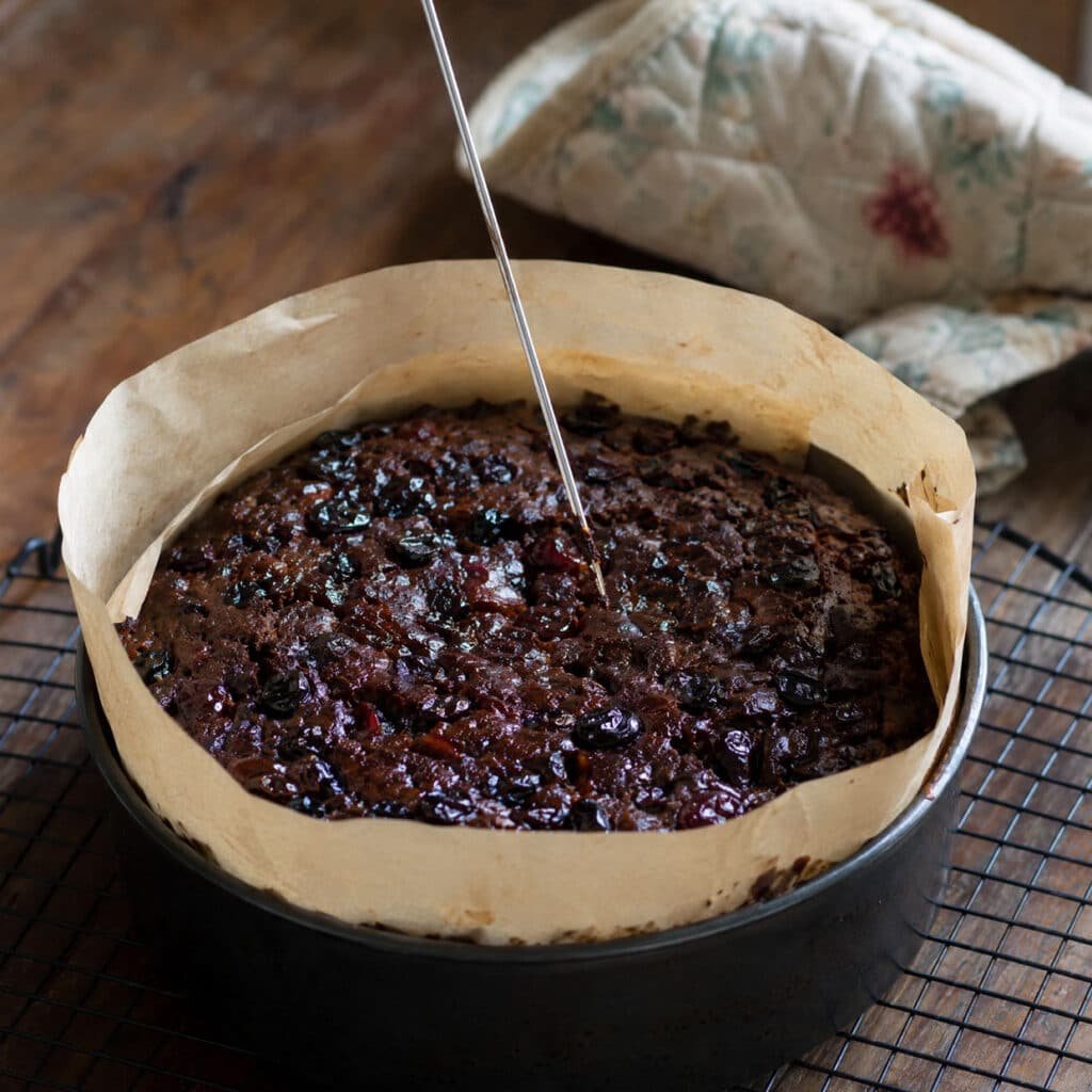 christmas cake recipe australia skewer test on baked fruit cake